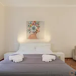 Appartement Crisanzio 80 *